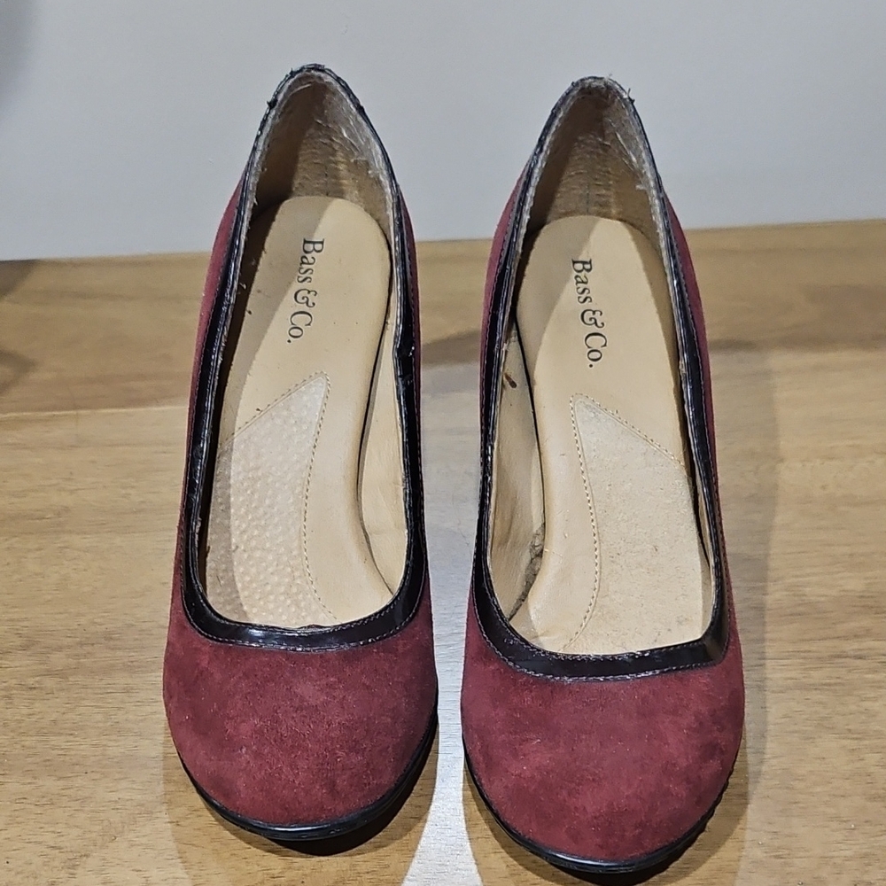 G.H. Bass & Co. Burgundy Suede Heels Classic Design
